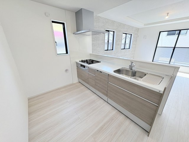 三郷市戸ケ崎1丁目　新築戸建　全4棟　2号棟のキッチン|同施工会社の参考写真になります。