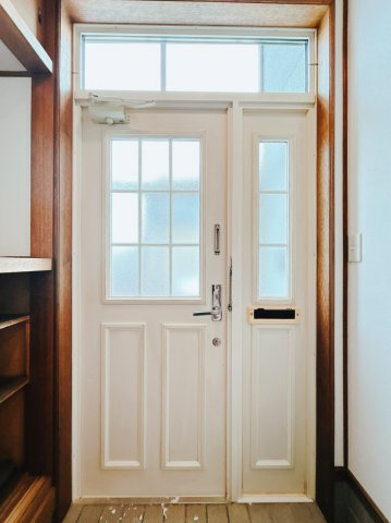 【玄関】 | 北見市中ノ島町３丁目１３番７号　中古売家 | 【リフォーム後】玄関内観です。