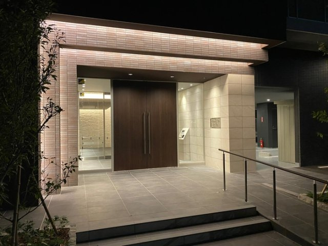 セブンリリー矢巾のエントランス