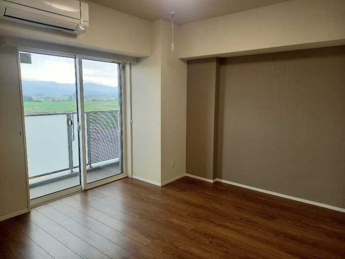 セブンリリー矢巾の居間・リビング