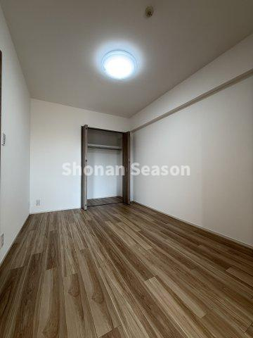 【洋室】 | 毎日のお掃除も楽々な全室フローリング・3LDKのお部屋です♪