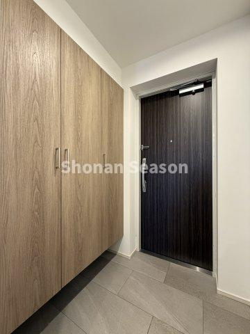 【玄関】 | 玄関はおうちの顔！いつでも清潔な空間をキープしたいものですよね♪　
シューズBOXがあれば、履物が雑多にならずに済みます。