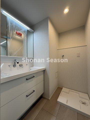 【独立洗面台】 | 収納・機能性を兼ね備えた、独立洗面台をご用意しました♪