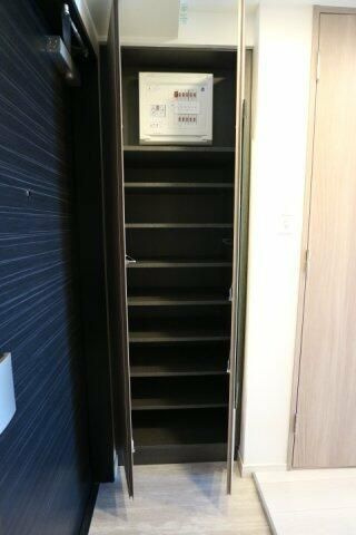 プラウドフラット両国イーストの玄関