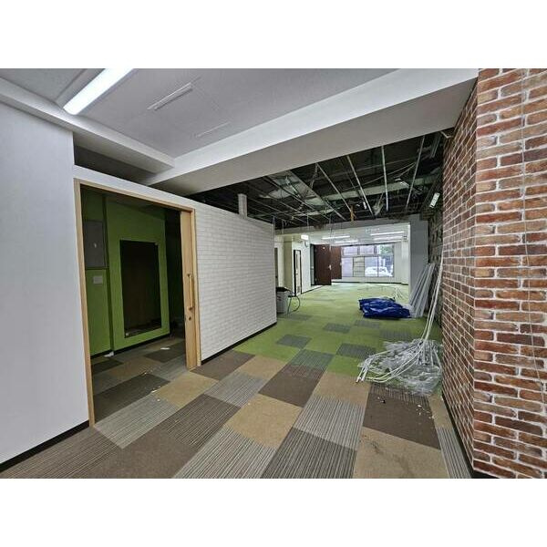 ラポールニュー池下のエントランス