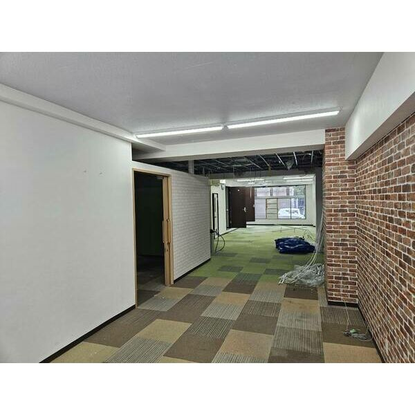 ラポールニュー池下のエントランス