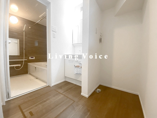 【居間・リビング】 | 【仲介手数料０円】平塚市御殿4丁目　新築一戸建て　全4棟 | 平塚市御殿4丁目　新築一戸建て　全4棟