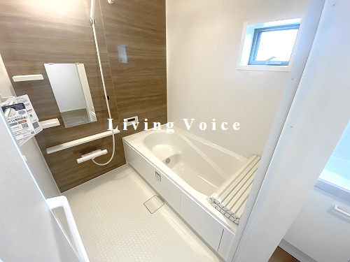 【居間・リビング】 | 【仲介手数料０円】平塚市御殿4丁目　新築一戸建て　全4棟 | 平塚市御殿4丁目　新築一戸建て　全4棟