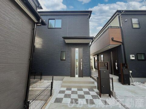 平塚市諏訪町　新築戸建　全4棟の前面道路含む現地写真|現地外観