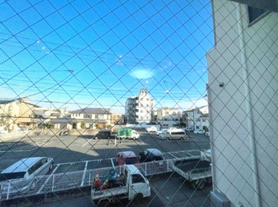 フルラージュの展望|同建物反転タイプの室内写真を表示しています。