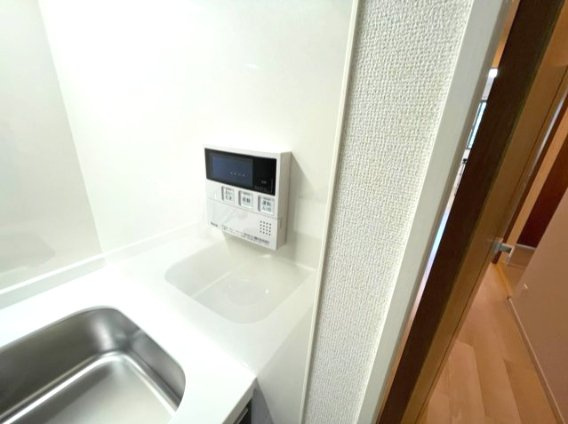 フルラージュの設備|同建物反転タイプの室内写真を表示しています。