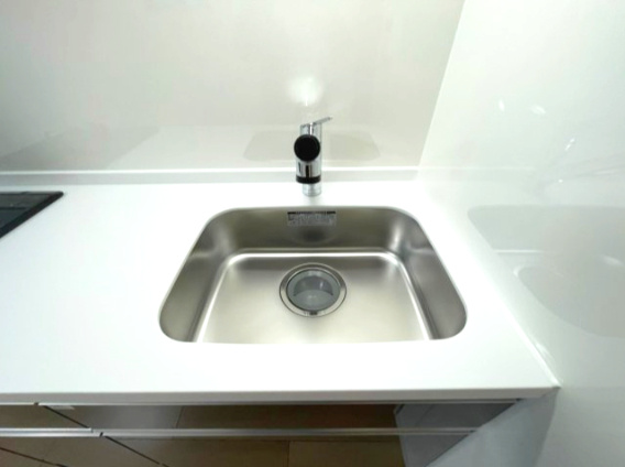 フルラージュのキッチン|同建物反転タイプの室内写真を表示しています。