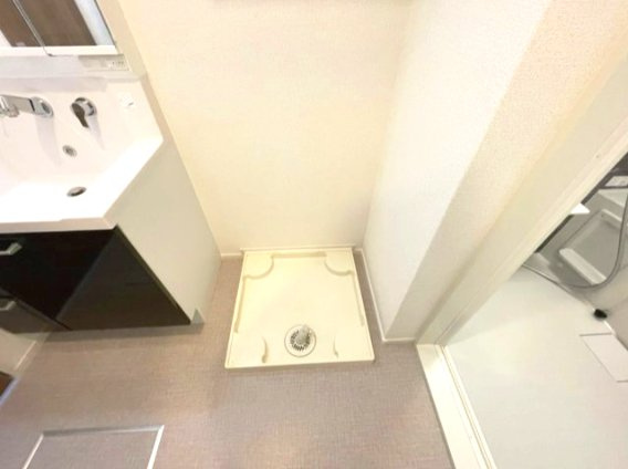 フルラージュの設備|同建物反転タイプの室内写真を表示しています。