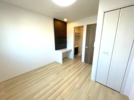 フルラージュの居間・リビング|同建物反転タイプの室内写真を表示しています。