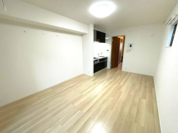 フルラージュの居間・リビング|同建物反転タイプの室内写真を表示しています。