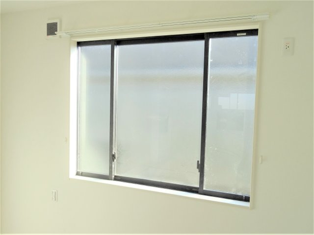 Luise(ルイーゼ)の設備|ペア硝子サッシ