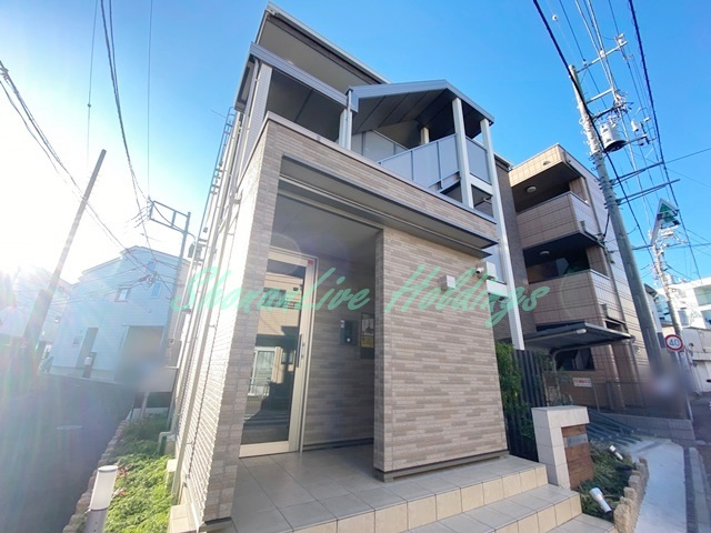 藤沢市高倉のアパートの外観