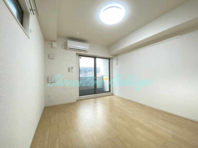 藤沢市高倉のアパートの居間・リビング