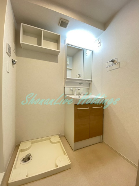 藤沢市高倉のアパートの洗面所