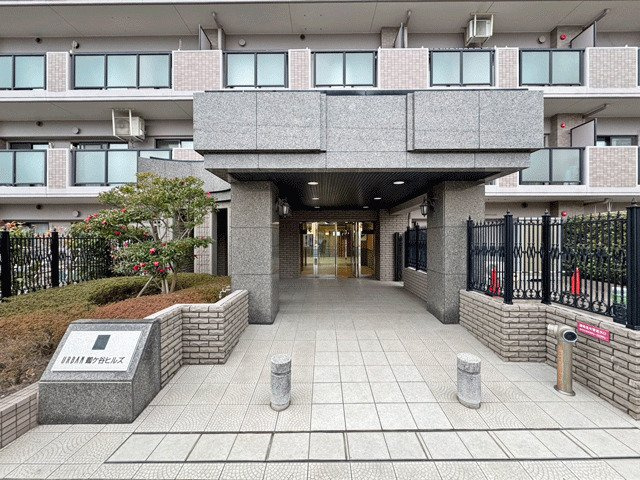 ナイスアーバン鶴ケ谷ヒルズの外観