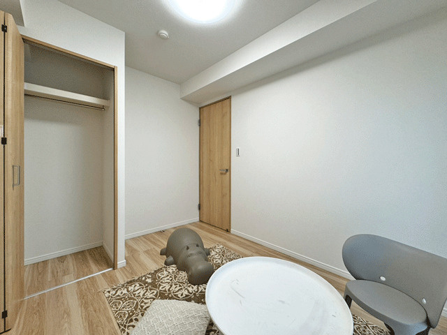 ナイスアーバン鶴ケ谷ヒルズの洋室