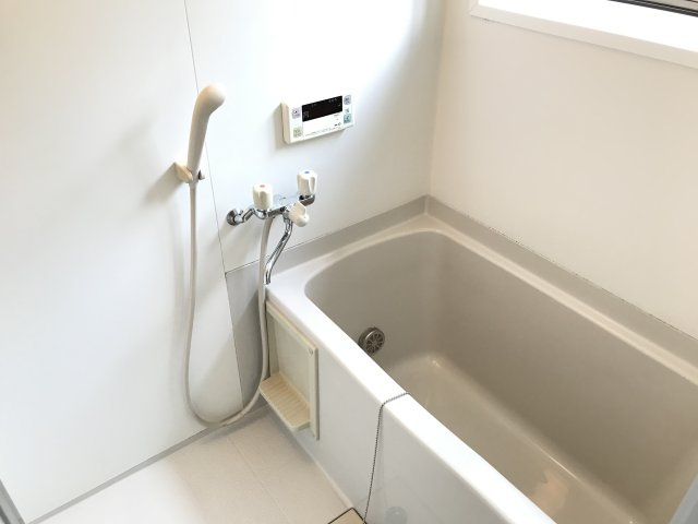 SKハウスの浴室|落ち着いた空間のお風呂です