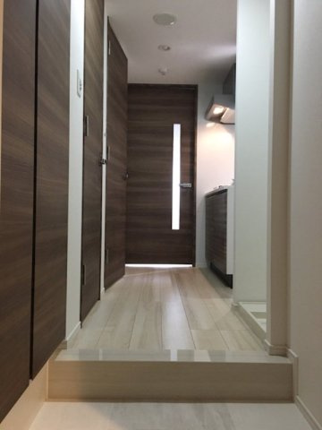 メイクスデザイン両国ノースの玄関