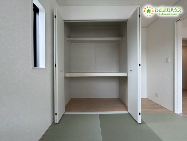 本庄市下野堂　第6　新築一戸建て　クレイドルガーデン　03の収納|和室にある収納は使いやすい高さで、日用品や季節物をすっきり片付けられます。整理整頓がしやすく、室内を快適に保ちやすい便利なスペースです。日々の片付けが楽になります(^^)/