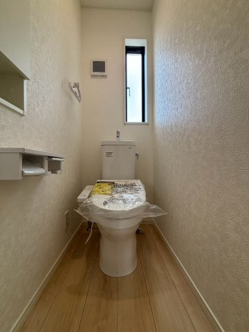 本庄市下野堂　第6　新築一戸建て　クレイドルガーデン　03のトイレ|空気がこもりにくい換気しやすいトイレです。各居室からの動線も良く、家族みんなが使いやすい配置が整っています。清潔感のある快適な空間が広がっています♪