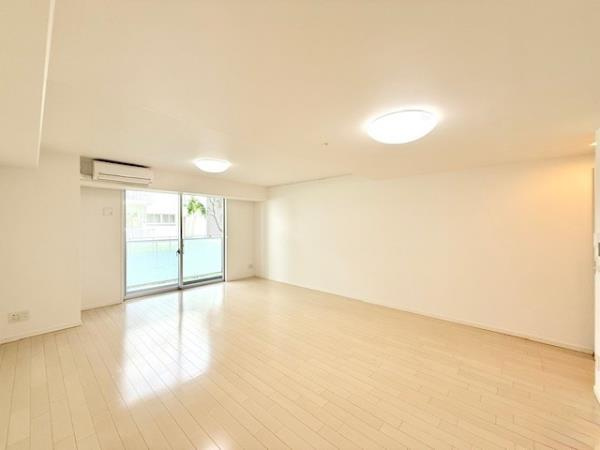 Ｂｒｉｌｌｉａ　ｉｓｔ　東雲キャナルコートの居間・リビング