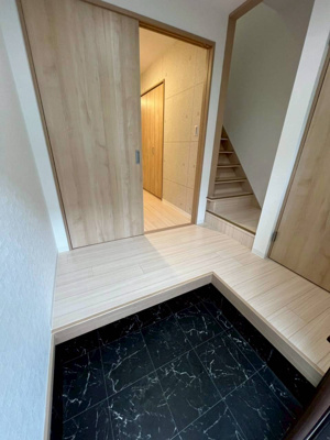 【玄関】 | 下河原通戸建て