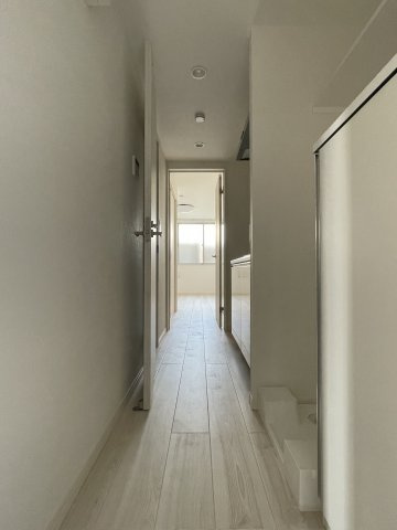 川崎市麻生区片平３丁目のアパートの玄関