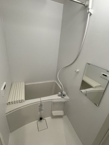 川崎市麻生区片平３丁目のアパートの浴室