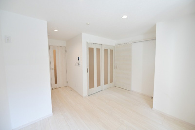 【居間・リビング】 | REGALESTサンメゾン箱崎 | アレンジ自由自在の広々空間です！