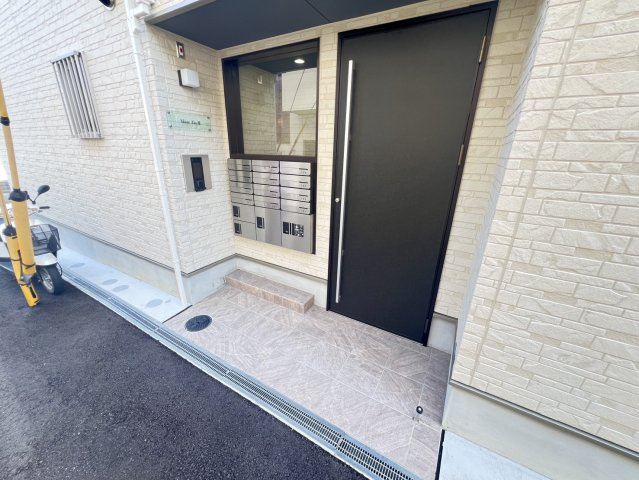 MuseZioⅢ（近大一人暮らし）のエントランス