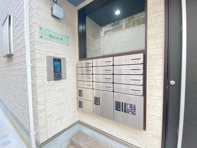 MuseZioⅢ（近大一人暮らし）のエントランス