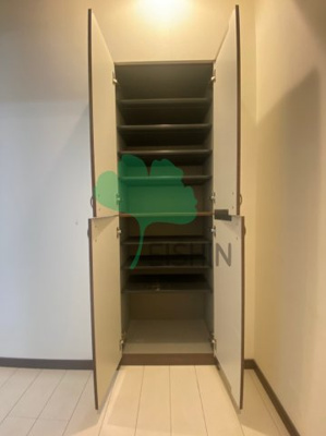 【玄関】 | ラフルール博多駅南 | 下駄箱もしっかりついてます！