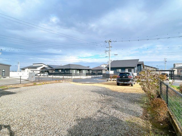 曽於市財部町下財部の中古一戸建の駐車場