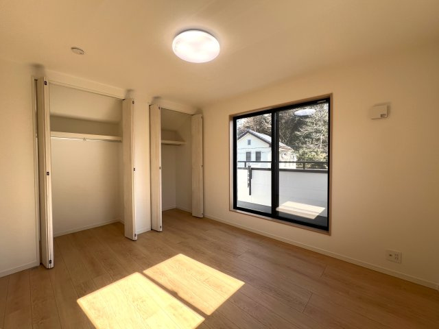 見た目がKAWAIIだけじゃない！あざとい系な新築戸建【泉区岡津町】の洋室|個人の部屋や寝室として使える洋室です