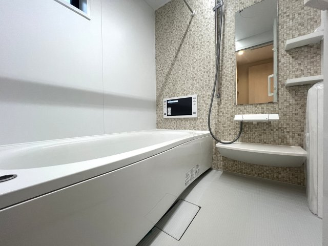 見た目がKAWAIIだけじゃない！あざとい系な新築戸建【泉区岡津町】の浴室|落ち着いた空間のお風呂です
