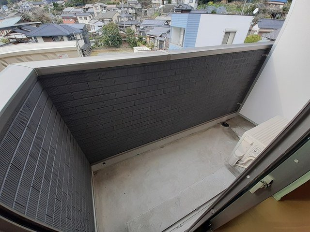 アベニール３番館のバルコニー