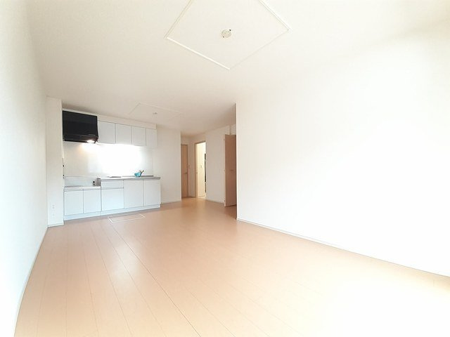 アベニール３番館の居間・リビング