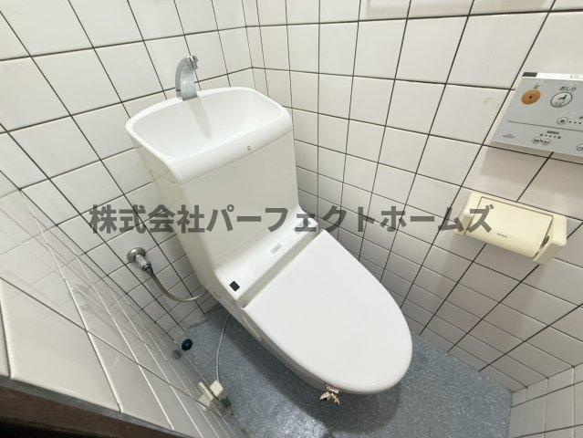 西牧野戸建　賃貸のトイレ|落ち着いた色調のトイレです