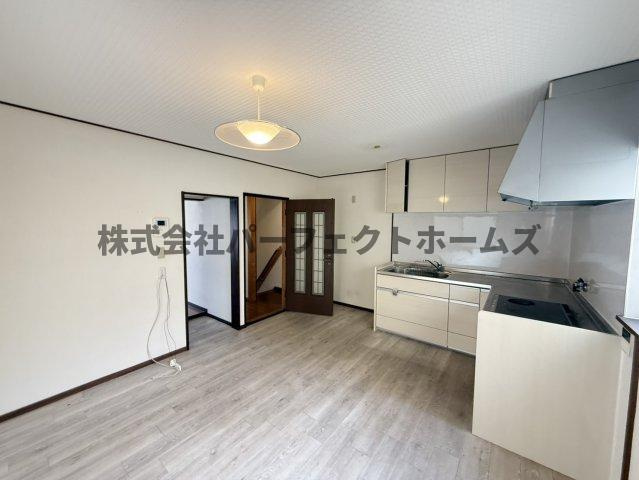 西牧野戸建　賃貸の居間・リビング|使いやすい居間です