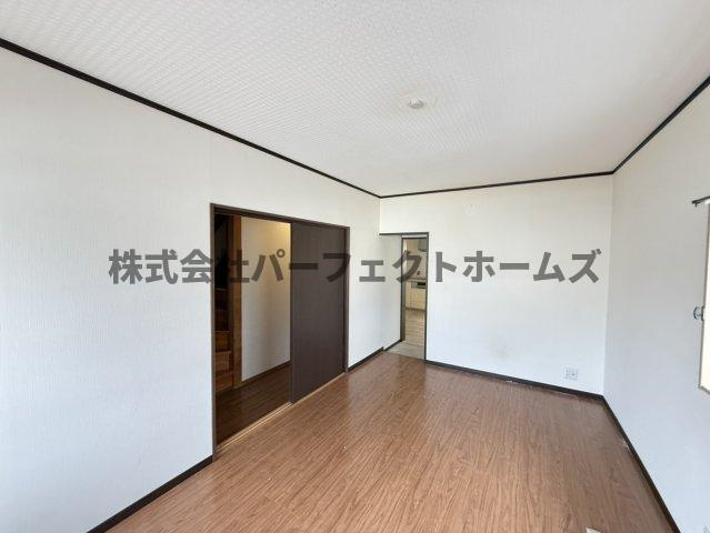 西牧野戸建　賃貸の洋室|落ち着いた色調の洋室です