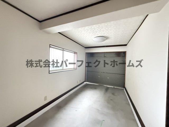 西牧野戸建　賃貸の駐車場|駐車スペースもあります