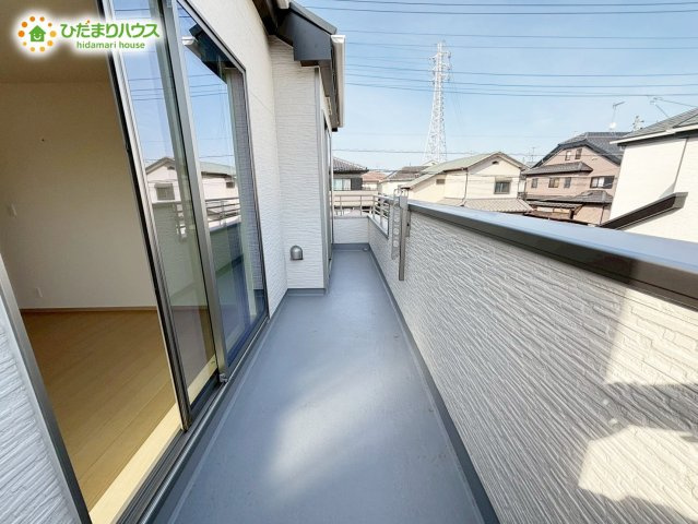 野田市桜台59番　新築戸建　A号棟のバルコニー|広々としたバルコニー。お洗濯物もぜーんぶ干せちゃいます！！							
