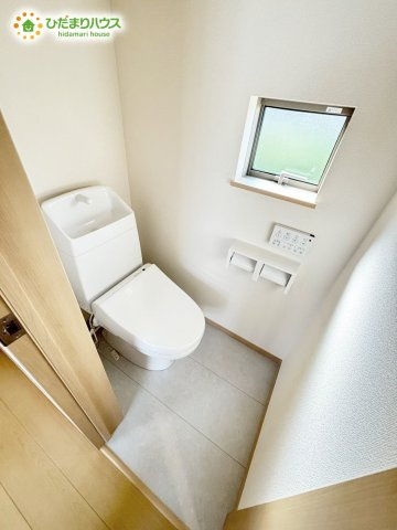 野田市桜台59番　新築戸建　A号棟のトイレ|トイレは1F、2F共に完備！取り合いになることがありませんね(^^)/							
