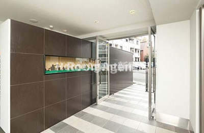 【エントランス】 | アルファード西落合 | 日勤管理人！マンション隣にはショッピングセンター（80m）