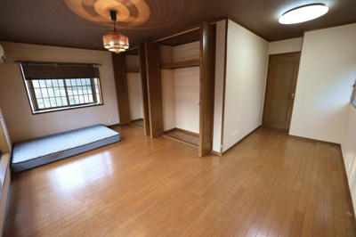 【内装】 | 毛呂山町西戸 中古住宅 | ２階洋室9.5帖
